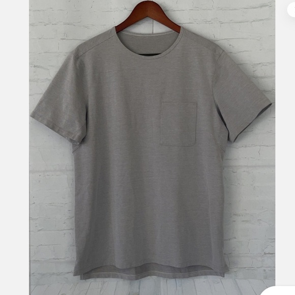 Lululemon Men’s Gray Chest Pocket Relaxed Fit Tee Oxford size XL - Picture 1 of 5